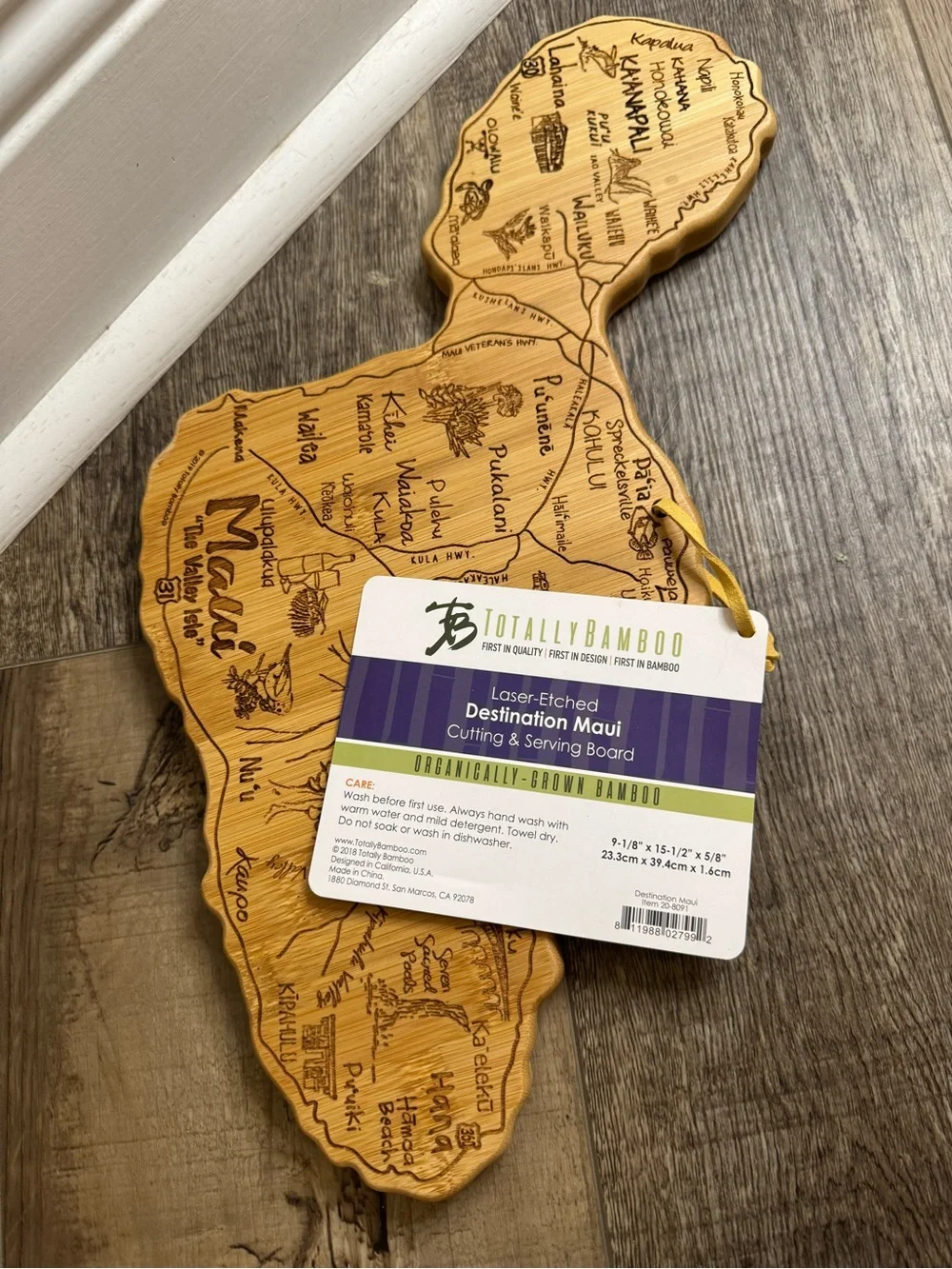Maui Wooden Map Serving/Cutting Board Wall Art - Natural Brown